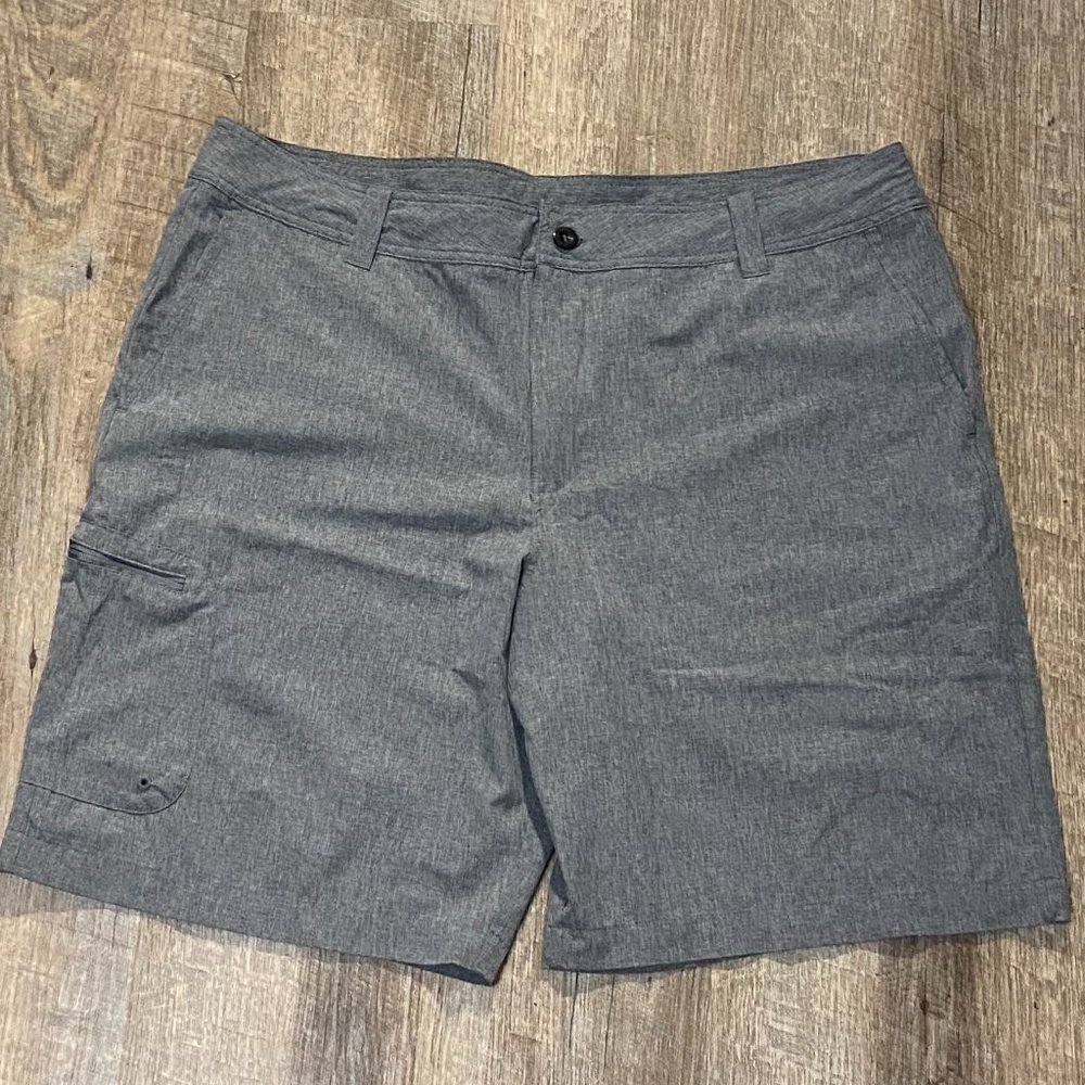 Magellan Fish Gear Men's Grey Shorts